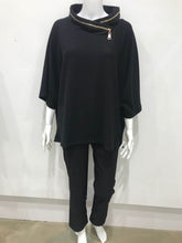 Load image into Gallery viewer, Zip collar jumper
