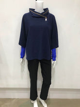Load image into Gallery viewer, Zip collar jumper
