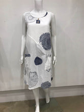 Load image into Gallery viewer, Rustic print dress
