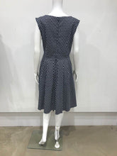 Load image into Gallery viewer, Sleeveless wild neck dress
