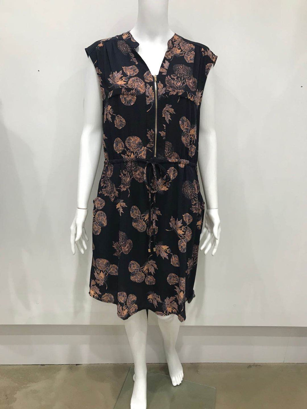 1/2 zip Autumn print dress
