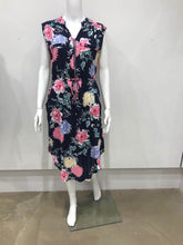 Load image into Gallery viewer, 1/2 zip Spring dress
