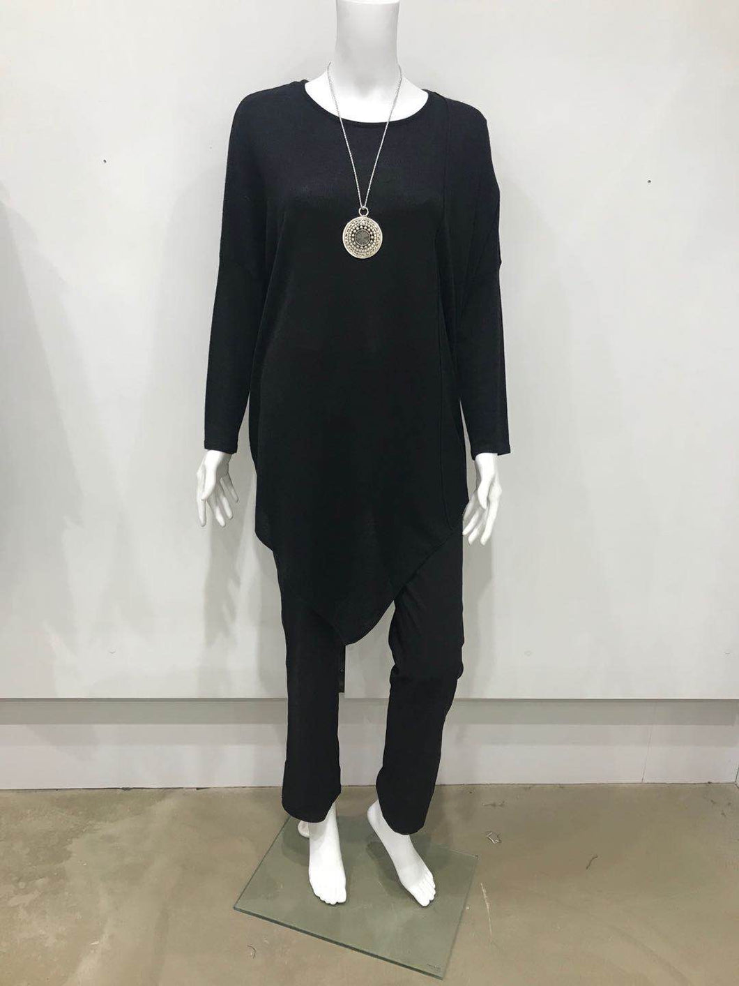 Round neck asymmetric jumper