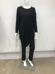 Round neck asymmetric jumper
