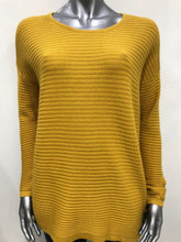 Load image into Gallery viewer, Horizontal ribbed jumper
