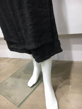 Load image into Gallery viewer, Double layered 3/4 pants
