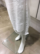 Load image into Gallery viewer, Double layered 3/4 pants
