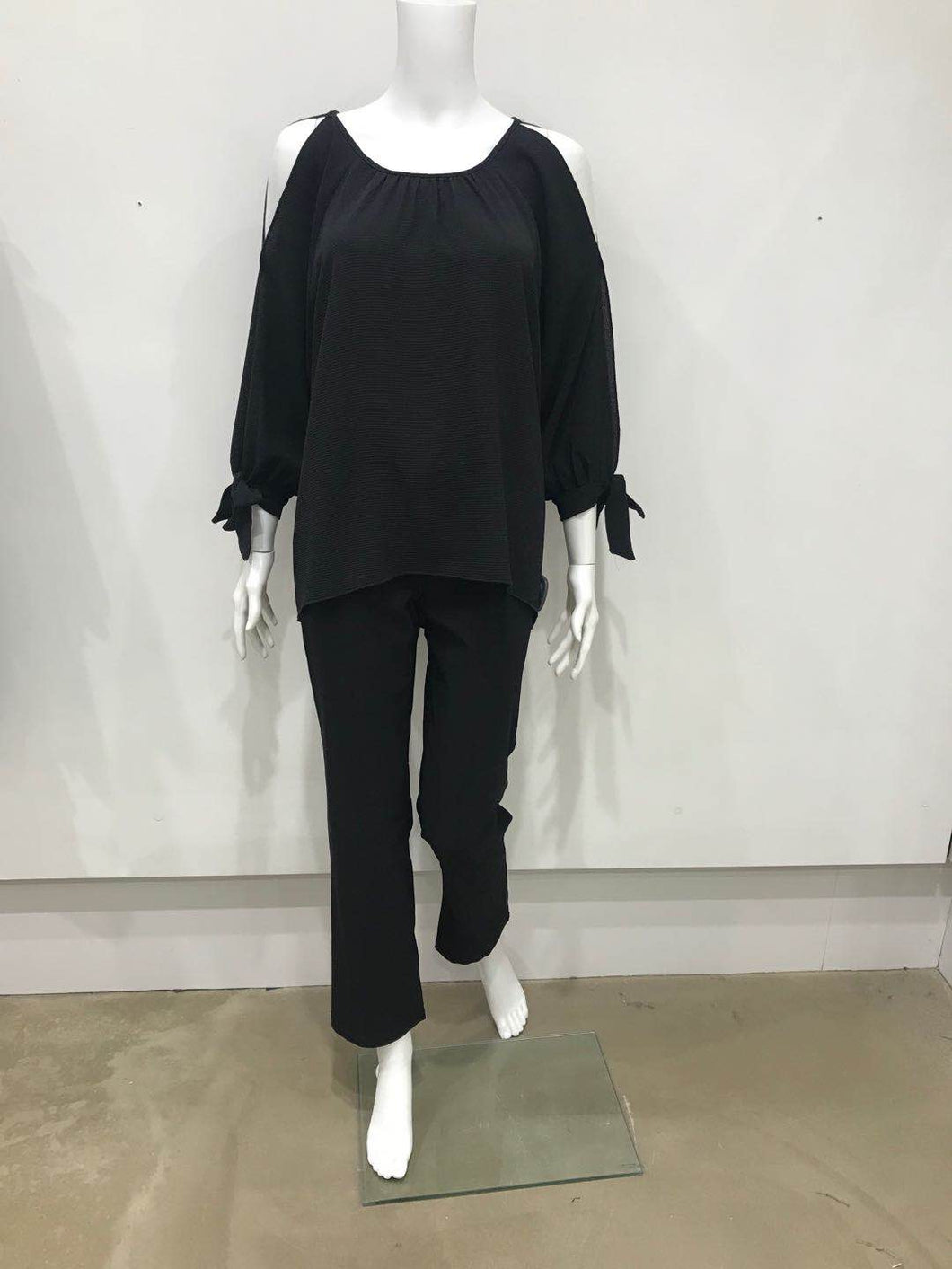 Open shoulder top