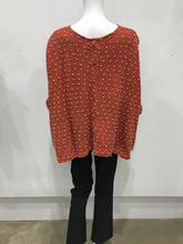 Load image into Gallery viewer, Spotted button-up jumper
