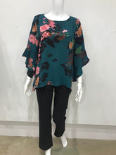 Load image into Gallery viewer, Bell sleeve floral top
