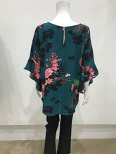 Load image into Gallery viewer, Bell sleeve floral top
