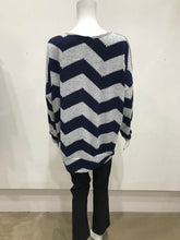 Load image into Gallery viewer, Zig-zag jumper
