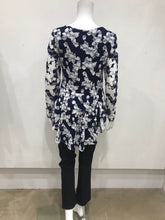 Load image into Gallery viewer, 1/2 zip peplum top
