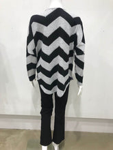 Load image into Gallery viewer, 1/2 zip zig-zag jumper
