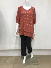 Load image into Gallery viewer, Double layer floral top
