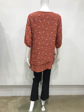 Load image into Gallery viewer, Double layer floral top
