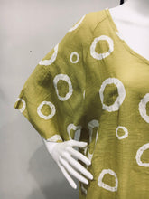 Load image into Gallery viewer, O ring patterned top
