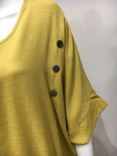Load image into Gallery viewer, Button detailed cotton linen top

