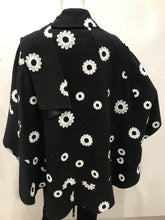 Load image into Gallery viewer, Floral poncho jacket
