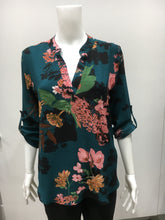 Load image into Gallery viewer, Rolling sleeve top
