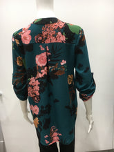 Load image into Gallery viewer, Rolling sleeve top
