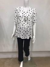 Load image into Gallery viewer, Dotted linen top
