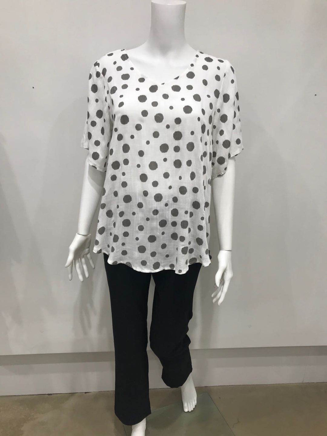 Dotted linen top
